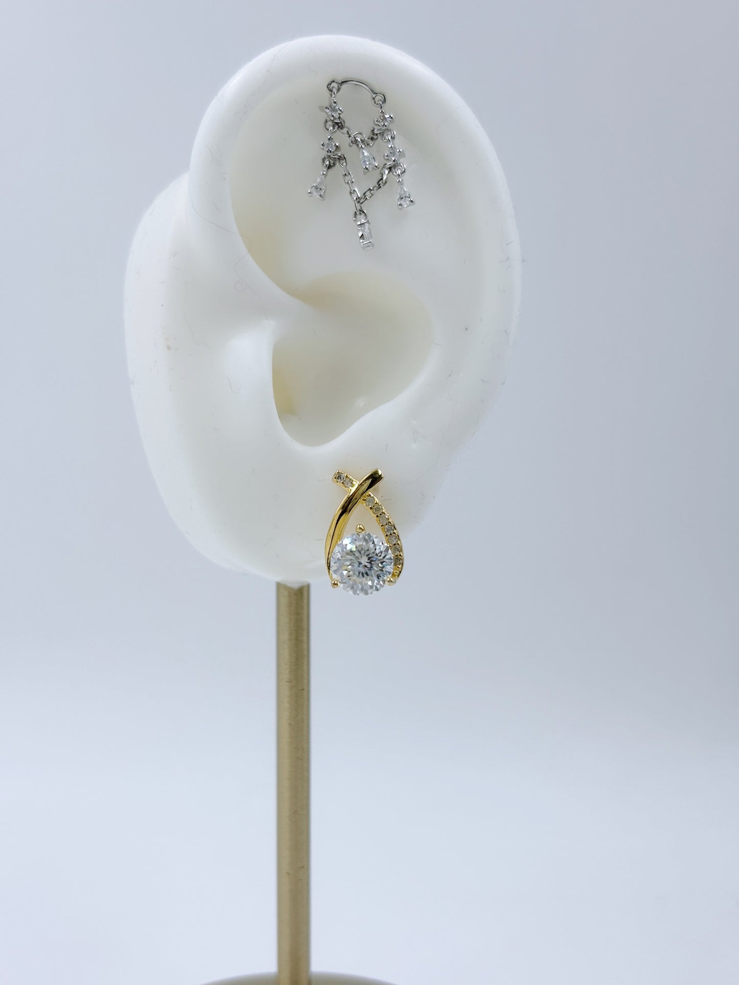 Earrings | 1 Carat | Embrace