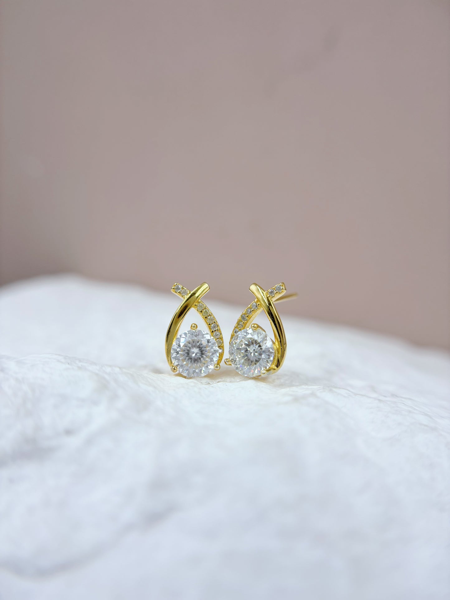 Earrings | 1 Carat | Embrace