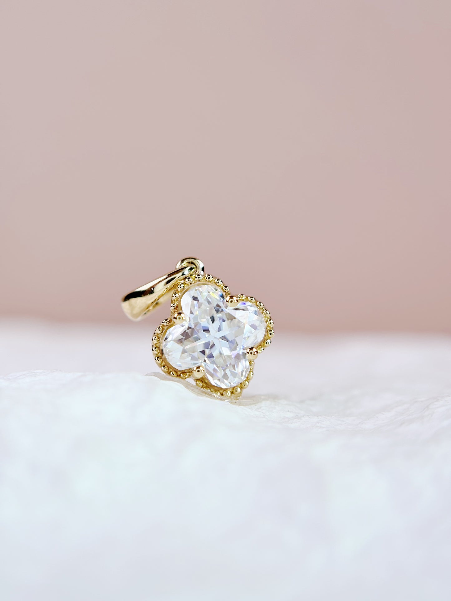 Pendant | Vintage Frame Clover 18K Yellow Gold