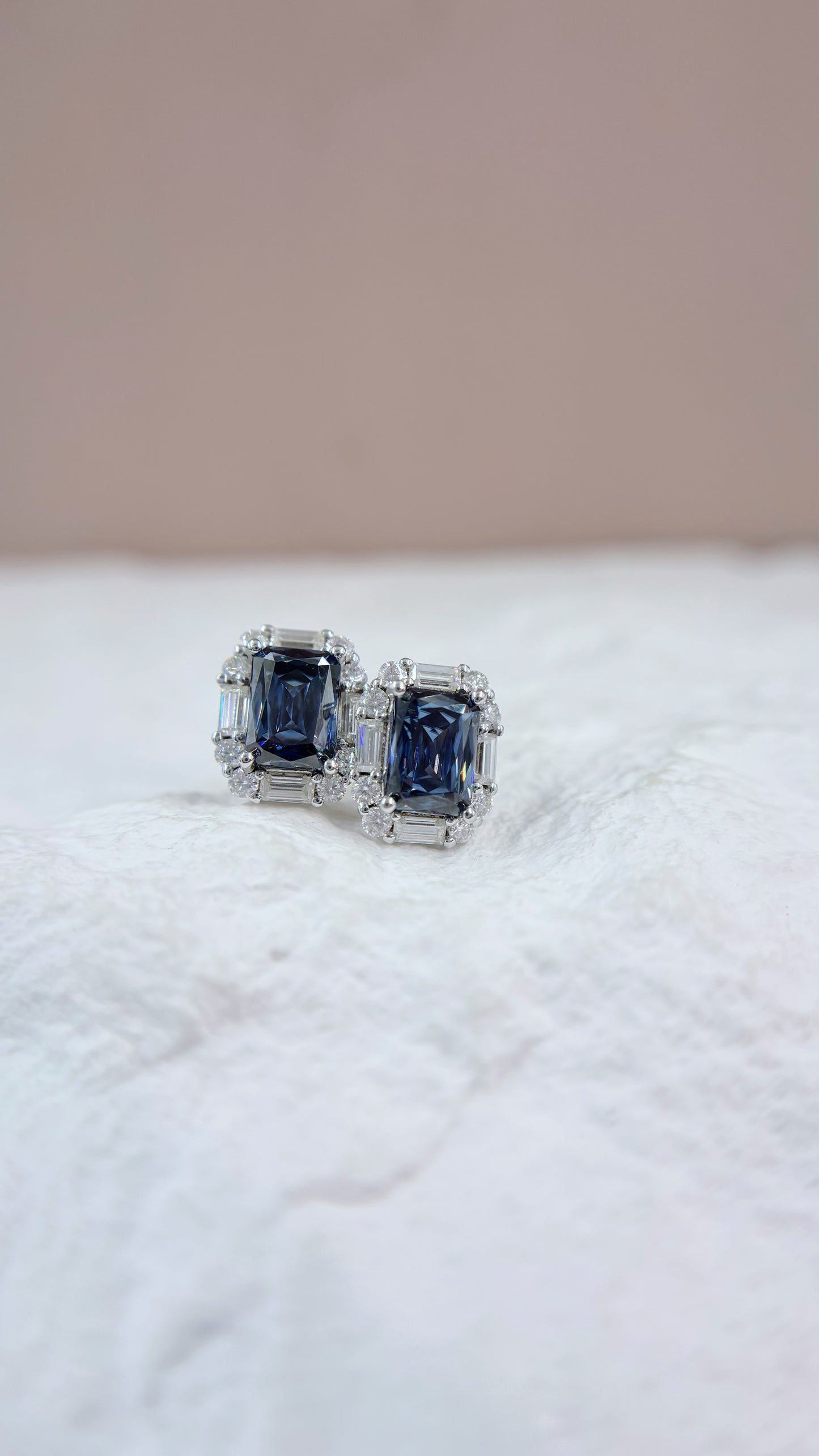 Earrings | 1 Carat | 18K White Gold Vintage Halo
