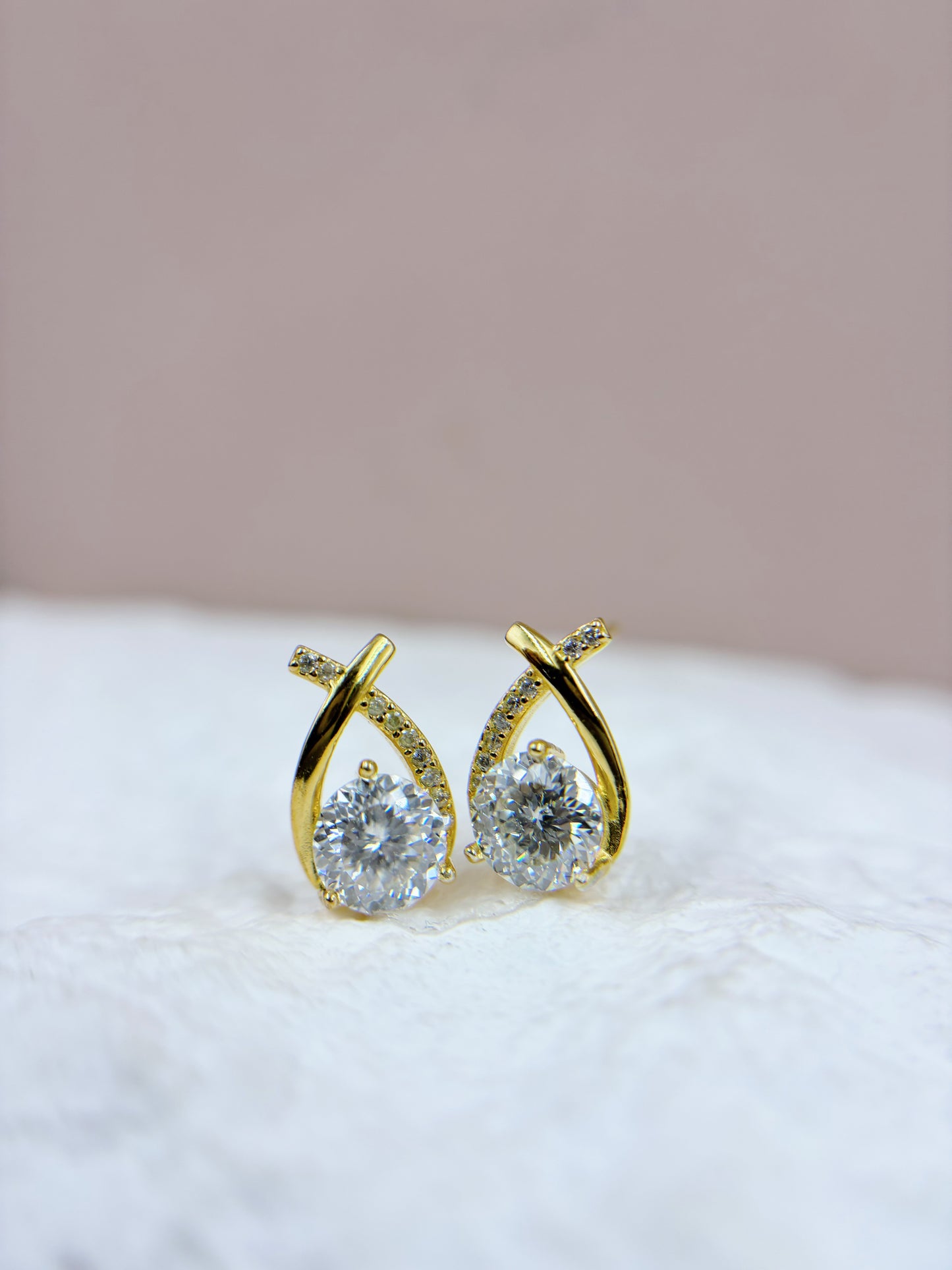 Earrings | 1 Carat | Embrace