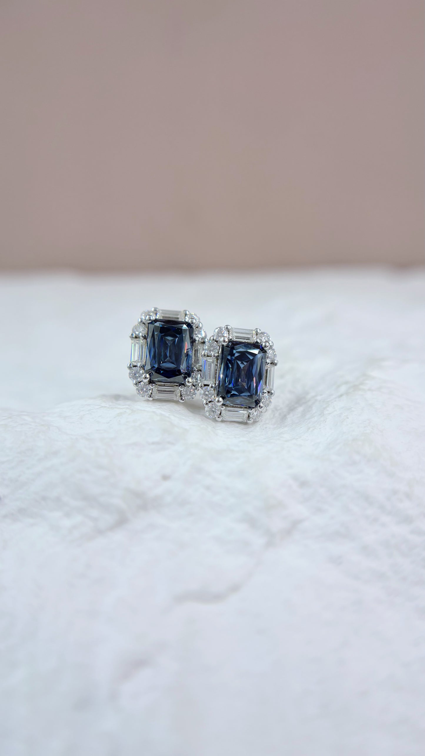 Earrings | 1 Carat | 18K White Gold Vintage Halo