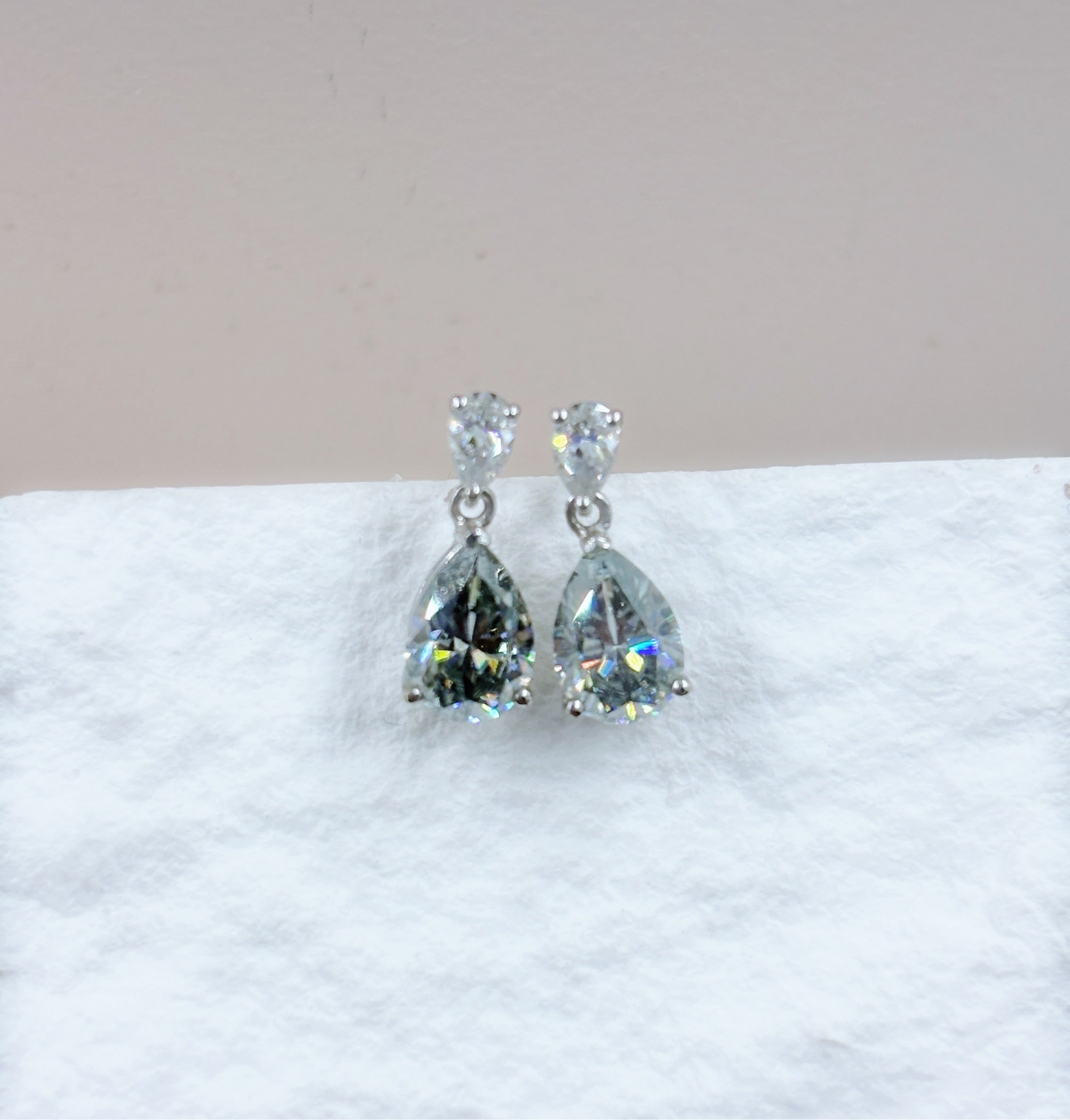 Earrings | 1 Carat | Misty Grey in 9K Dew Drops
