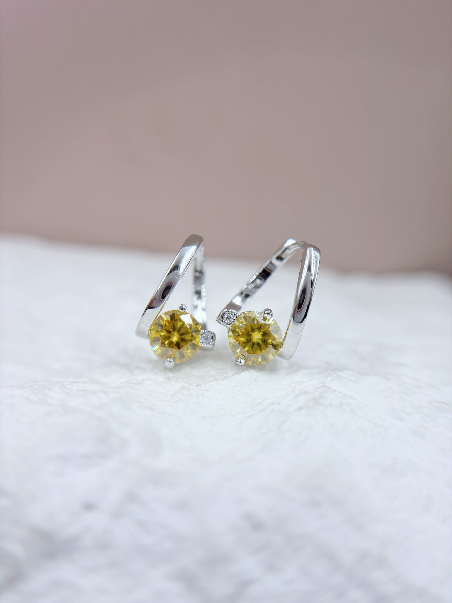 Earrings | 1 Carat | A Ribbon Twirl in Yellow