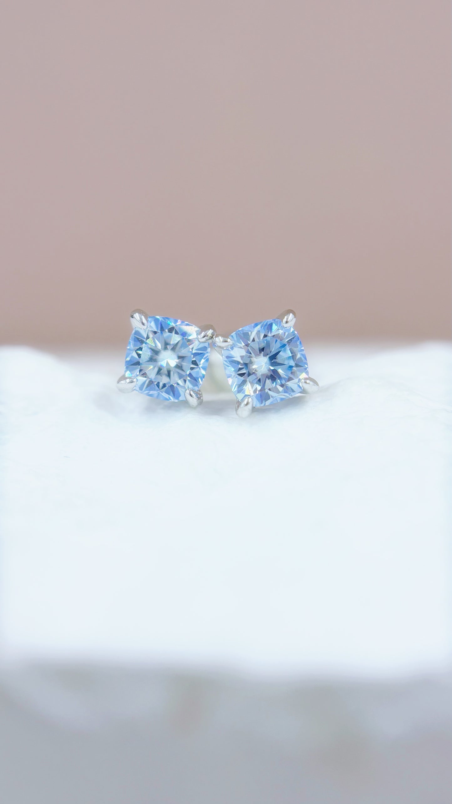Earrings | 0.5 carat | Vivid Blue Cushion