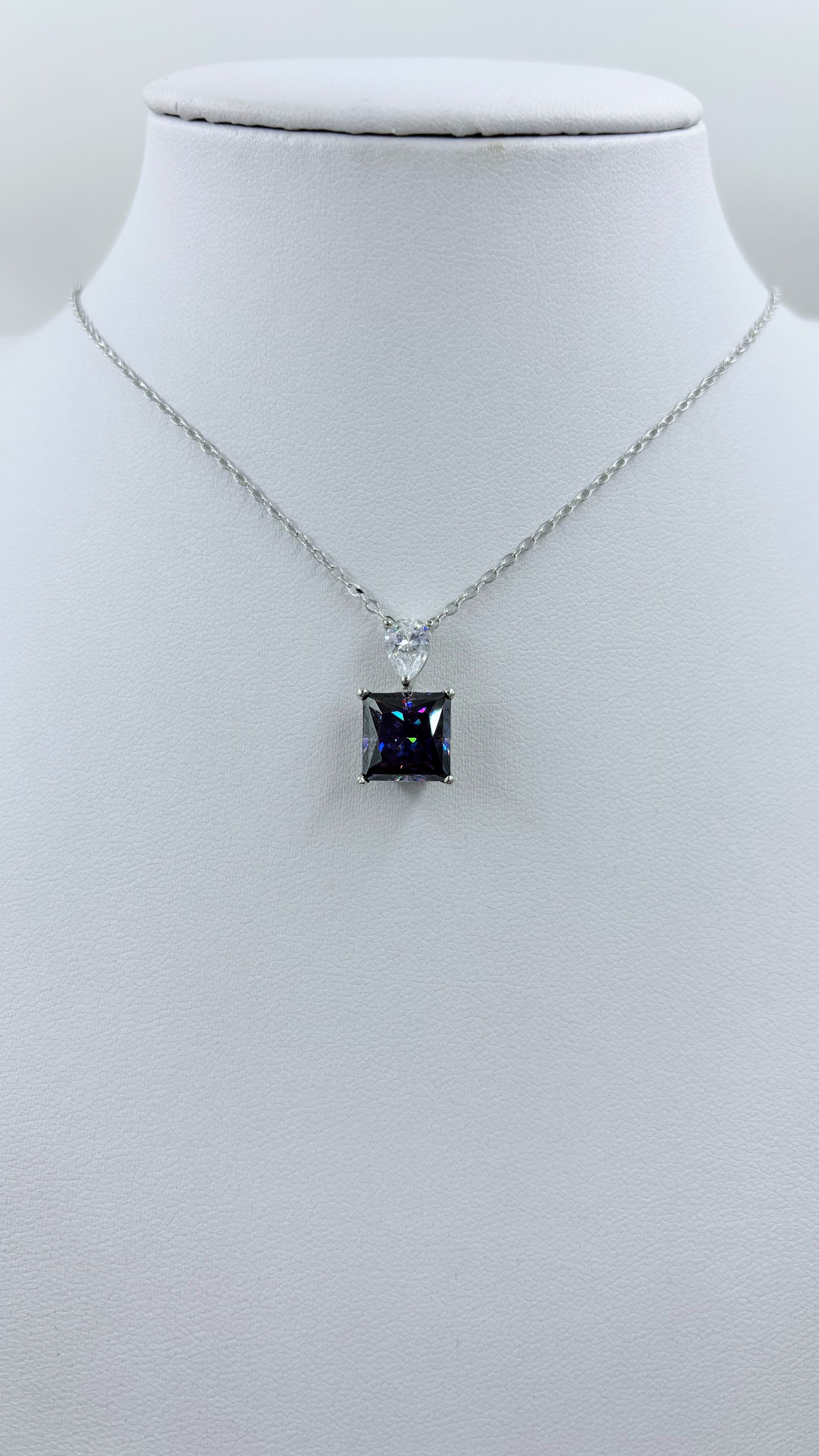Necklace | 5 Carat | Ethereal Drop in Purple