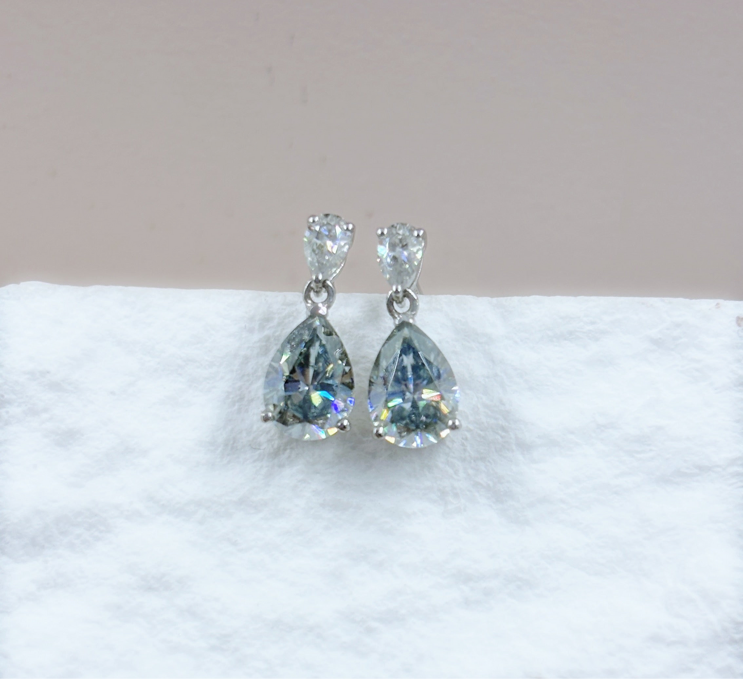 Earrings | 1 Carat | Misty Grey in 9K Dew Drops