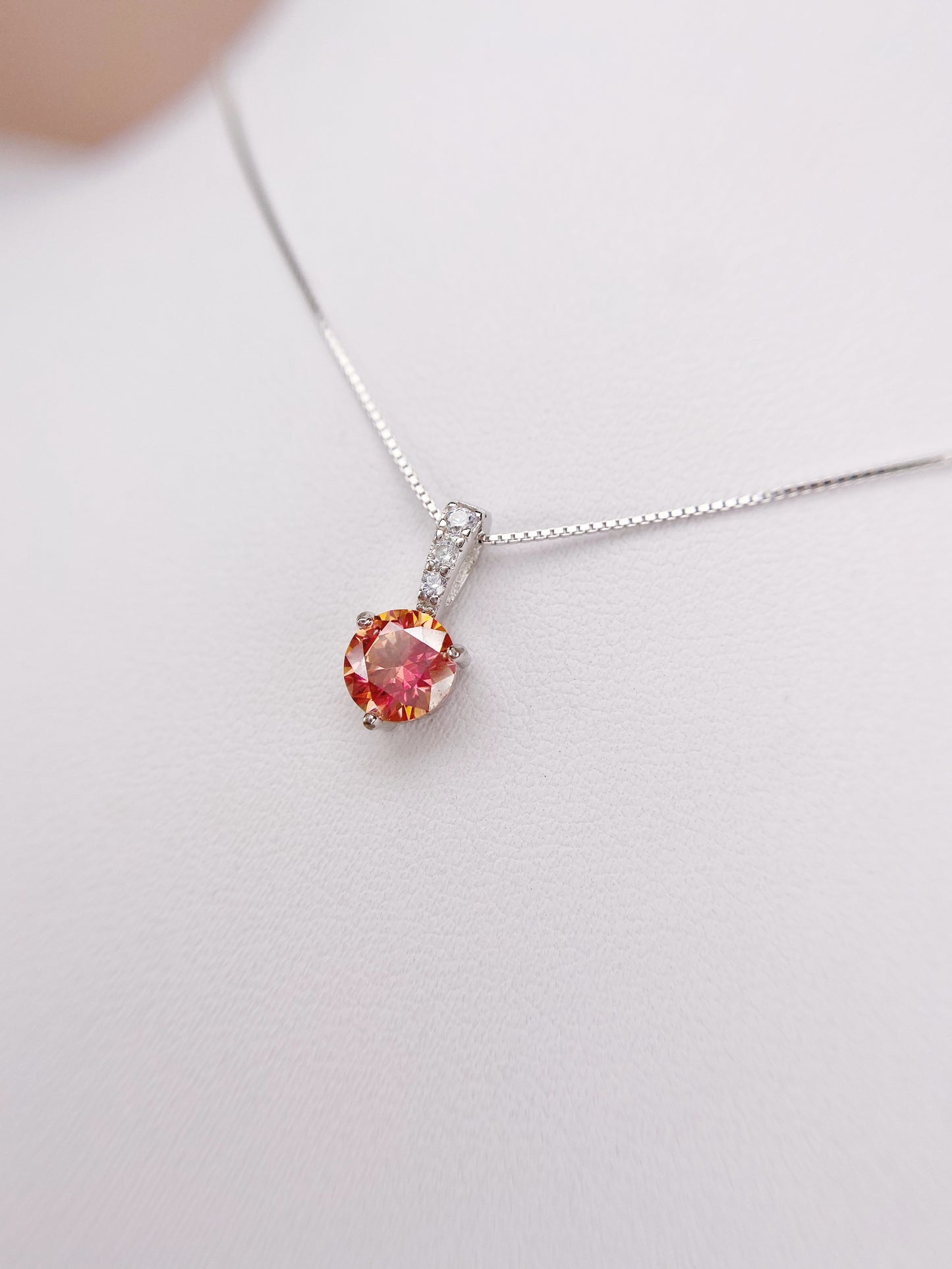 Necklace | 1 Carat | Flame Red