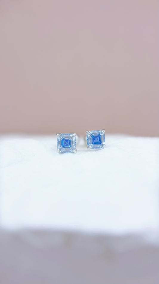 Earrings | 0.5 carat | Vivid Blue Asscher