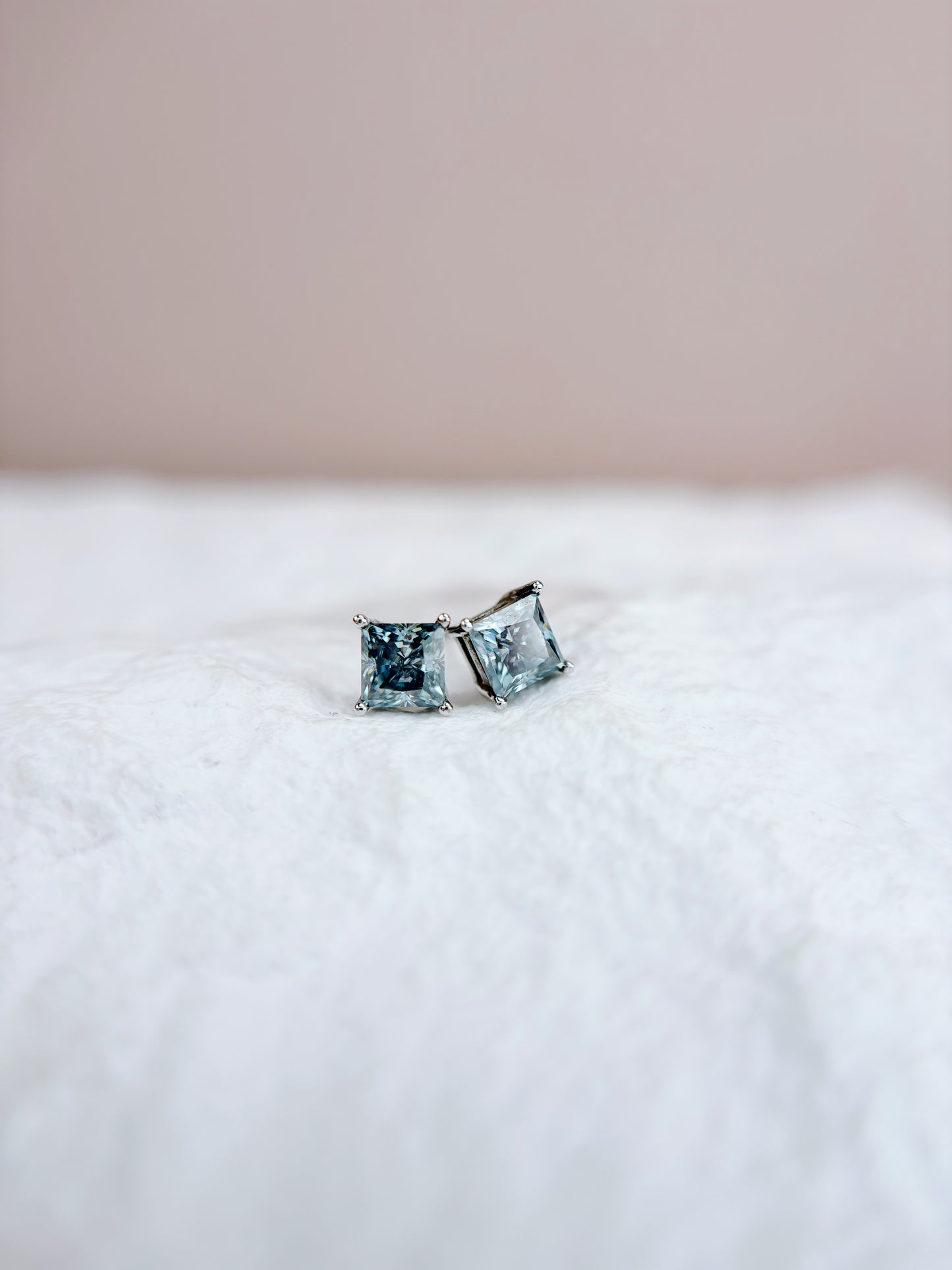 Earrings | 0.5 Carat | Steel Blue