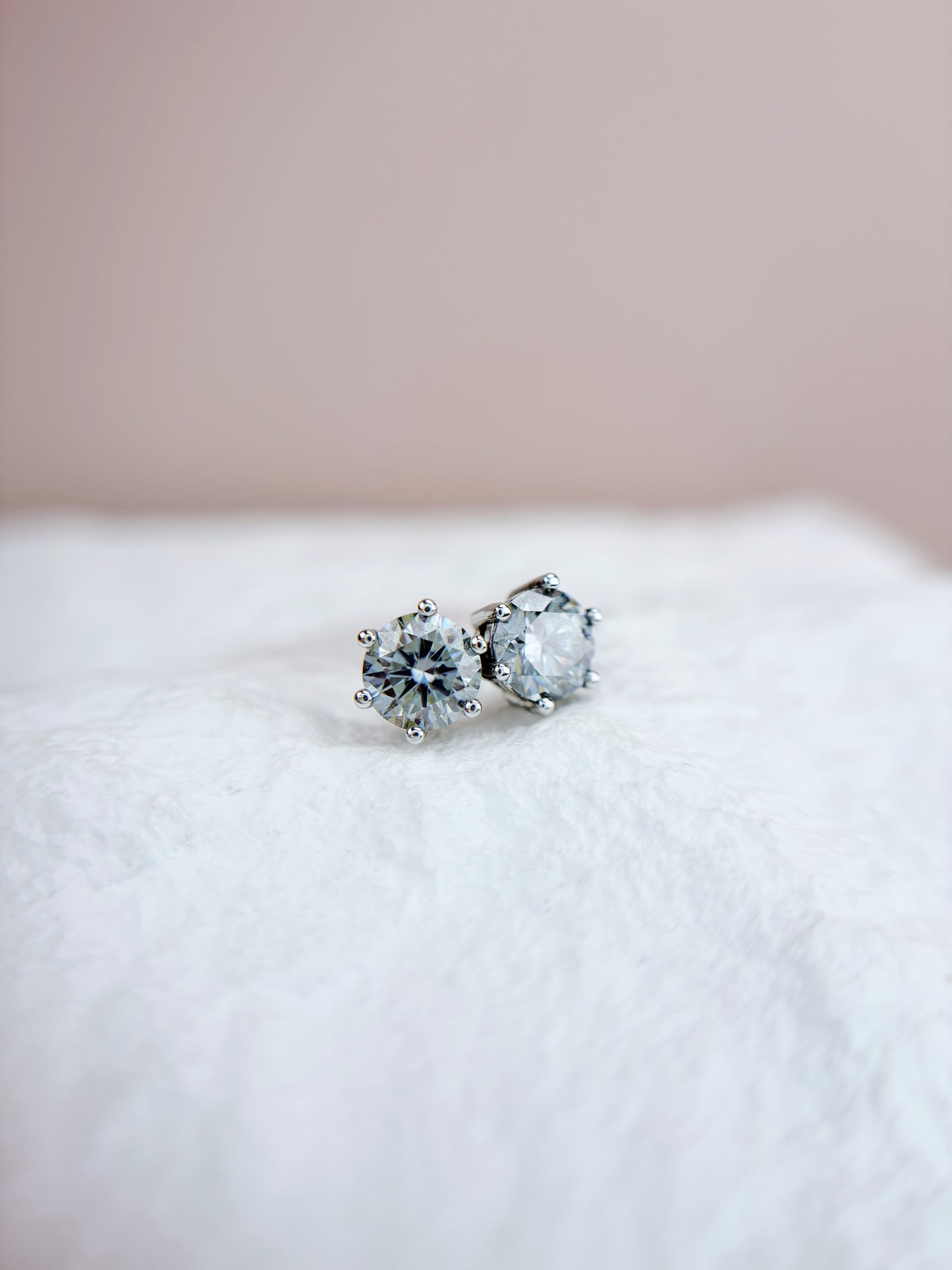 Earrings | 1 Carat | Violet Blue Grey