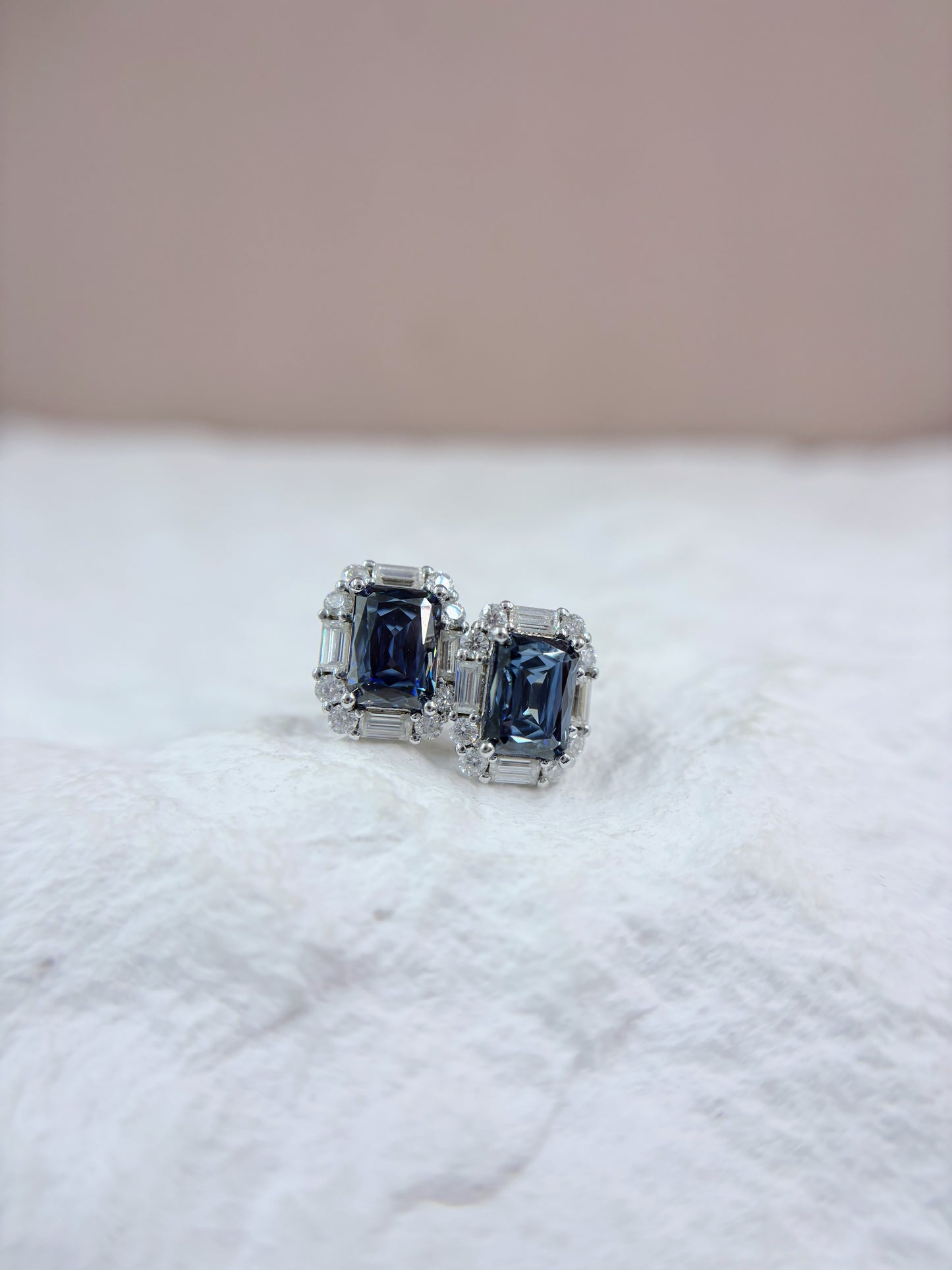 Earrings | 1 Carat | 18K White Gold Vintage Halo