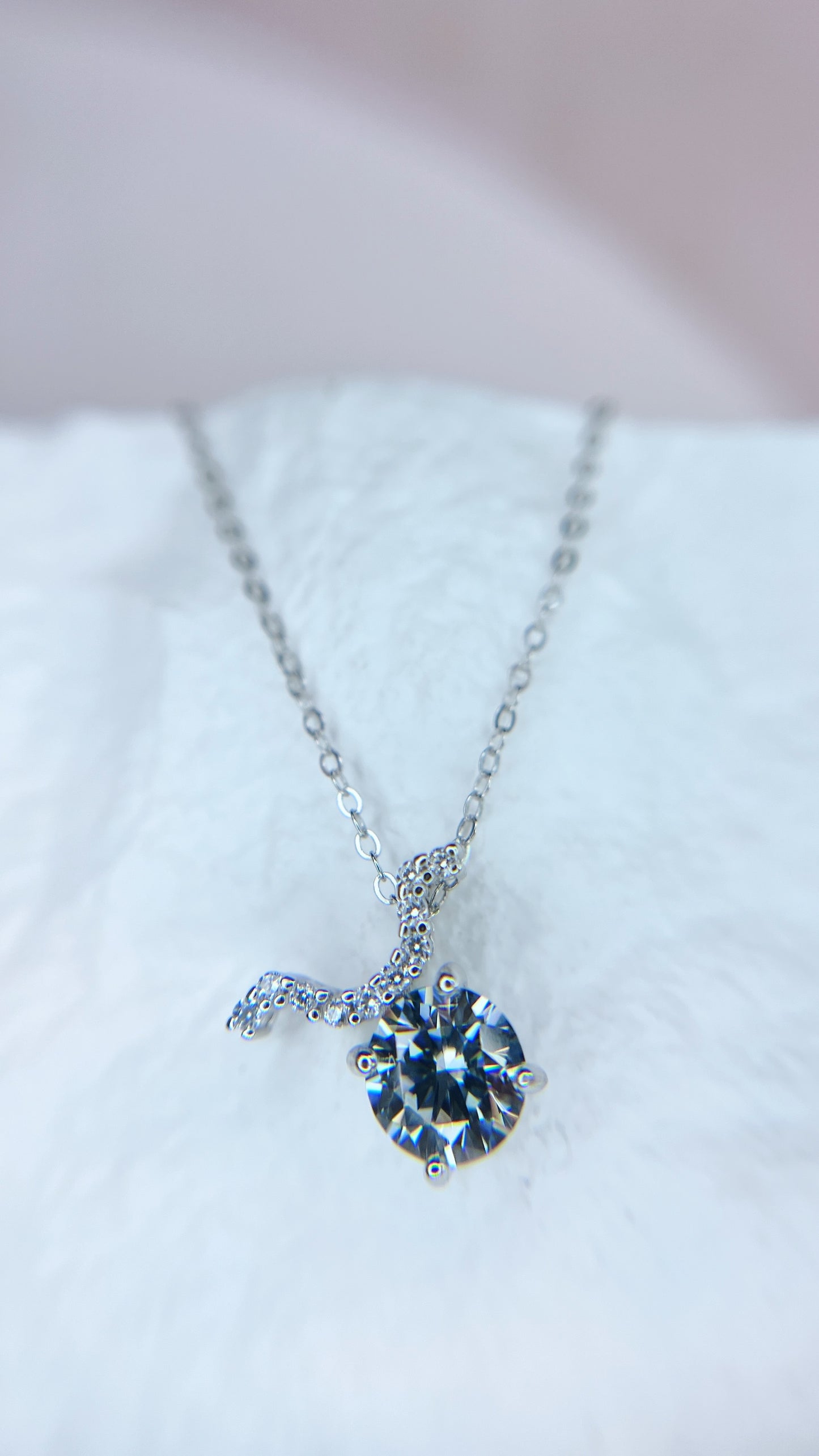 Necklace | 1 Carat | Violet Blue Grey