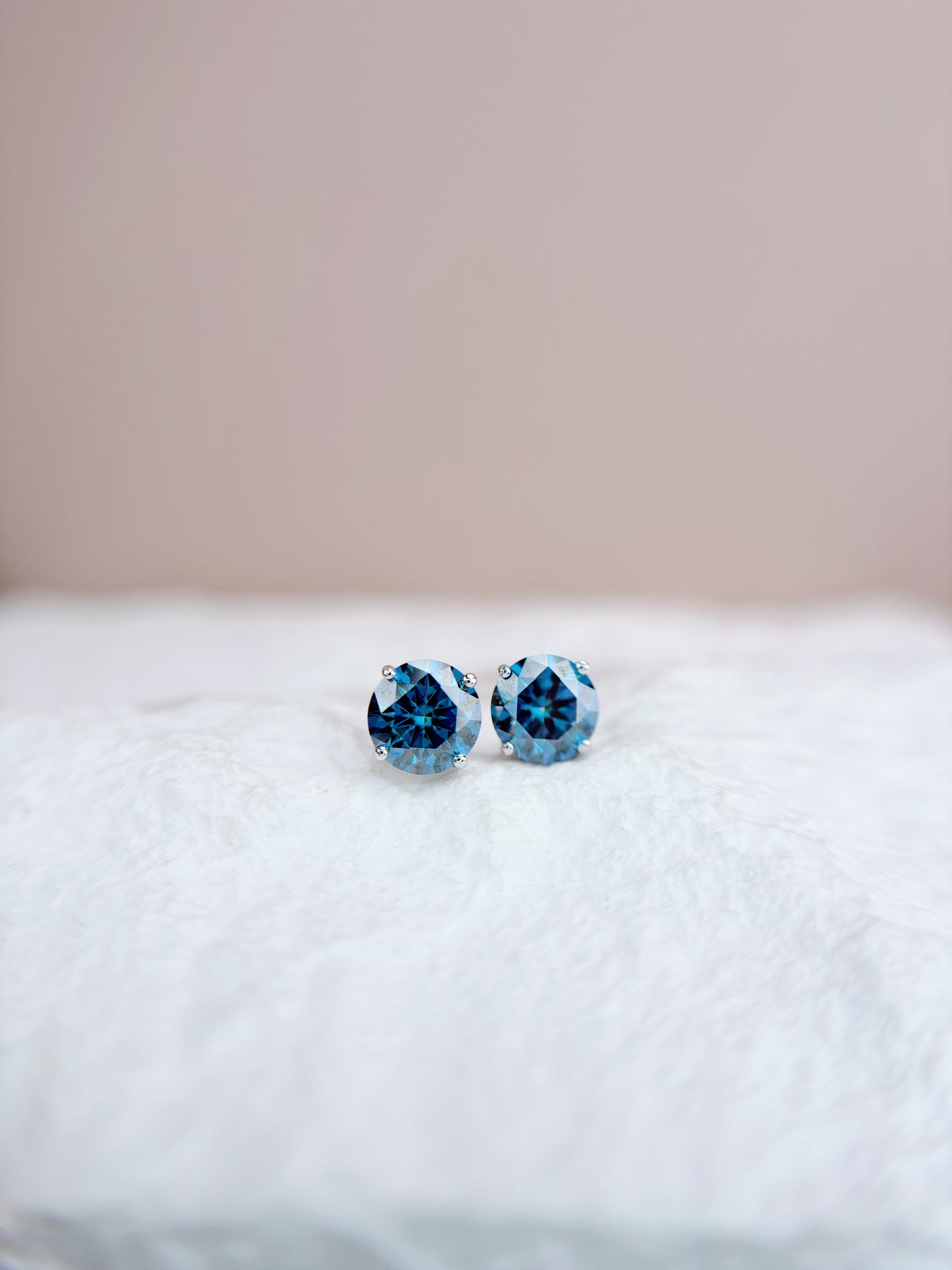 Earrings | 1 Carat | Cerulean Blue Round 18K White Gold