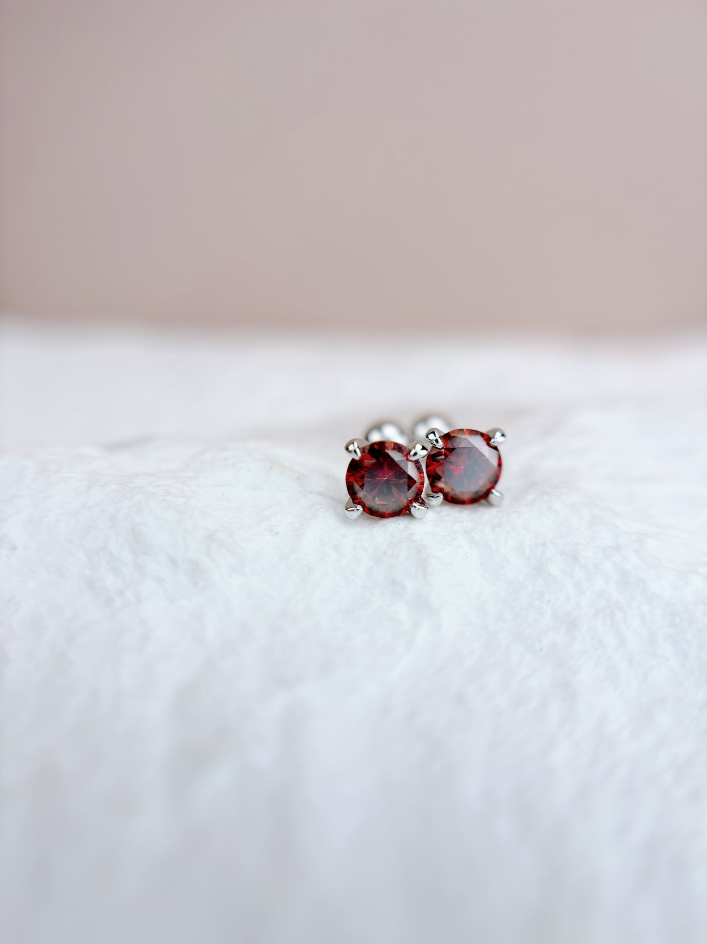 Earrings | 0.5 Carat | Scarlet Red