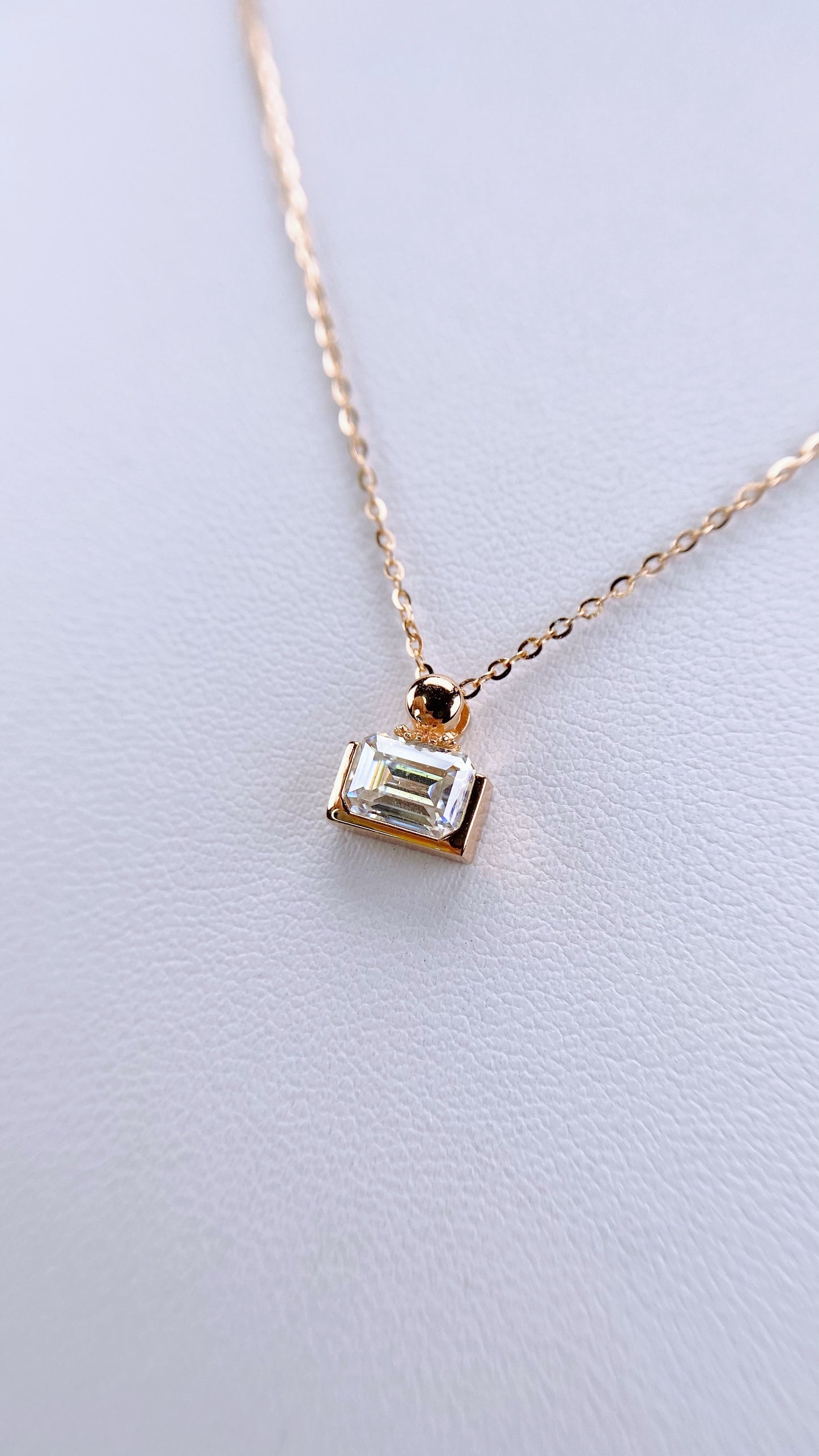 Necklace: 1 Carat | Colourless | Emerald Bezel