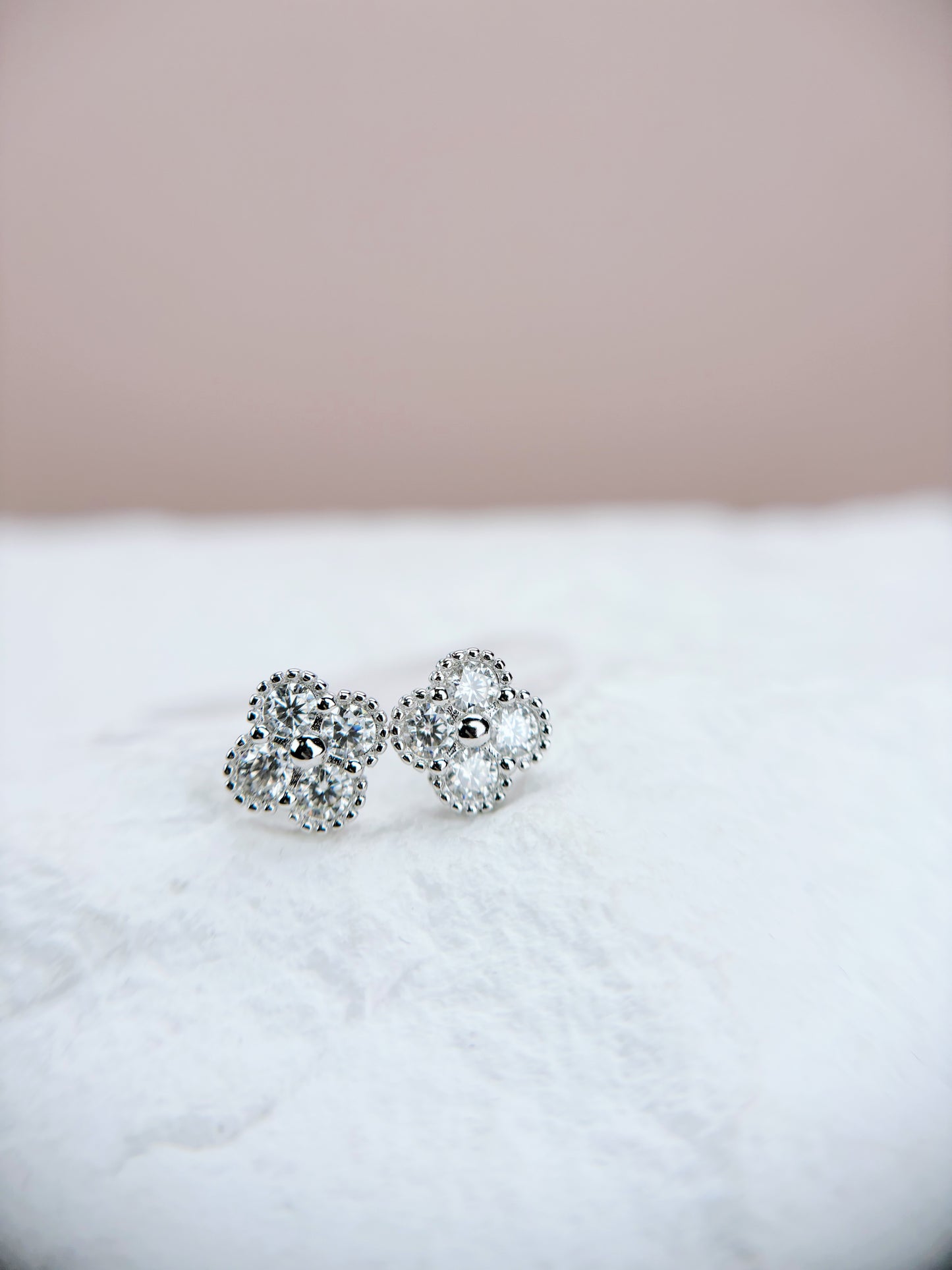 Earrings | White Gold Clover