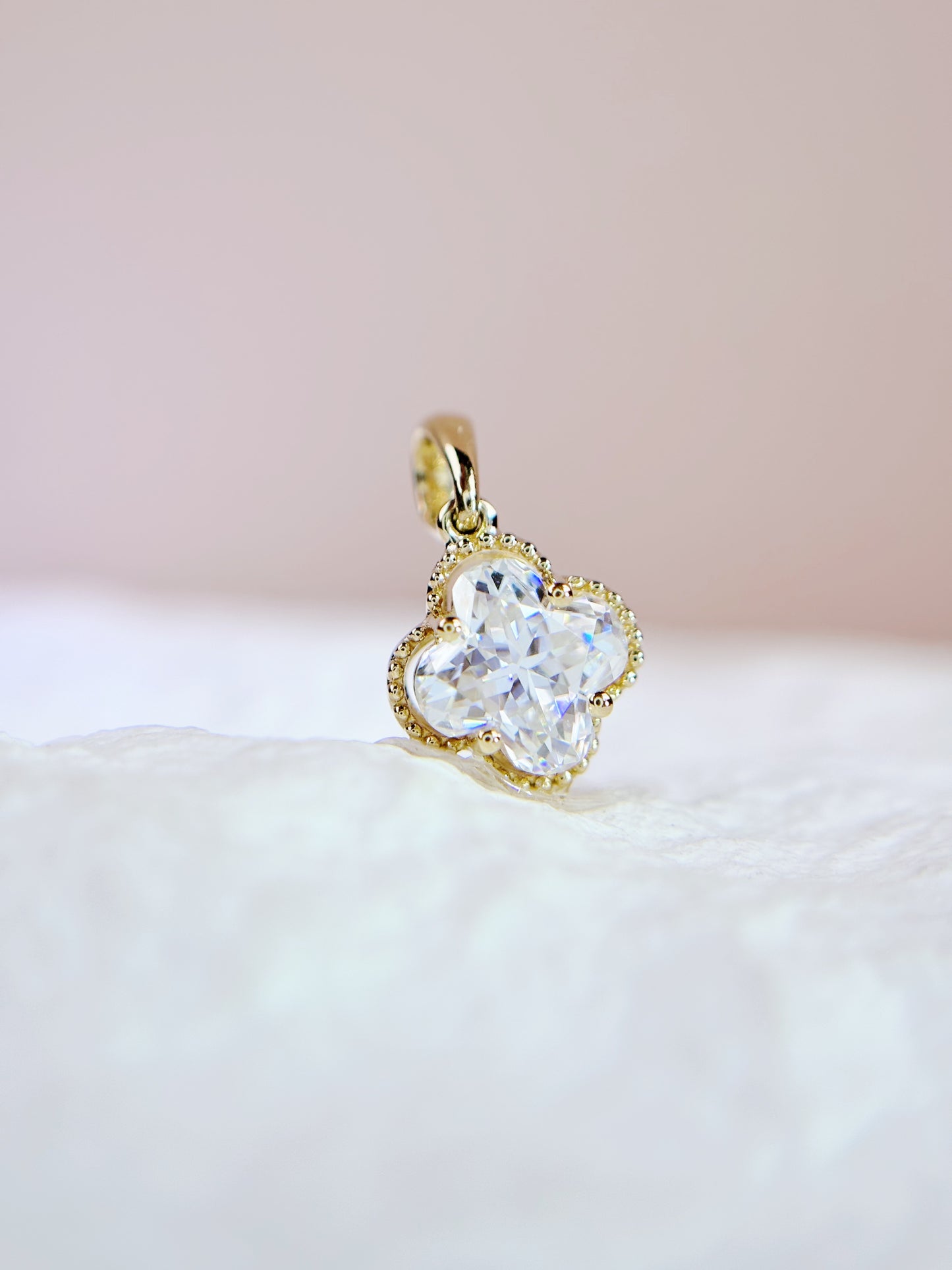 Pendant | Vintage Frame Clover 18K Yellow Gold