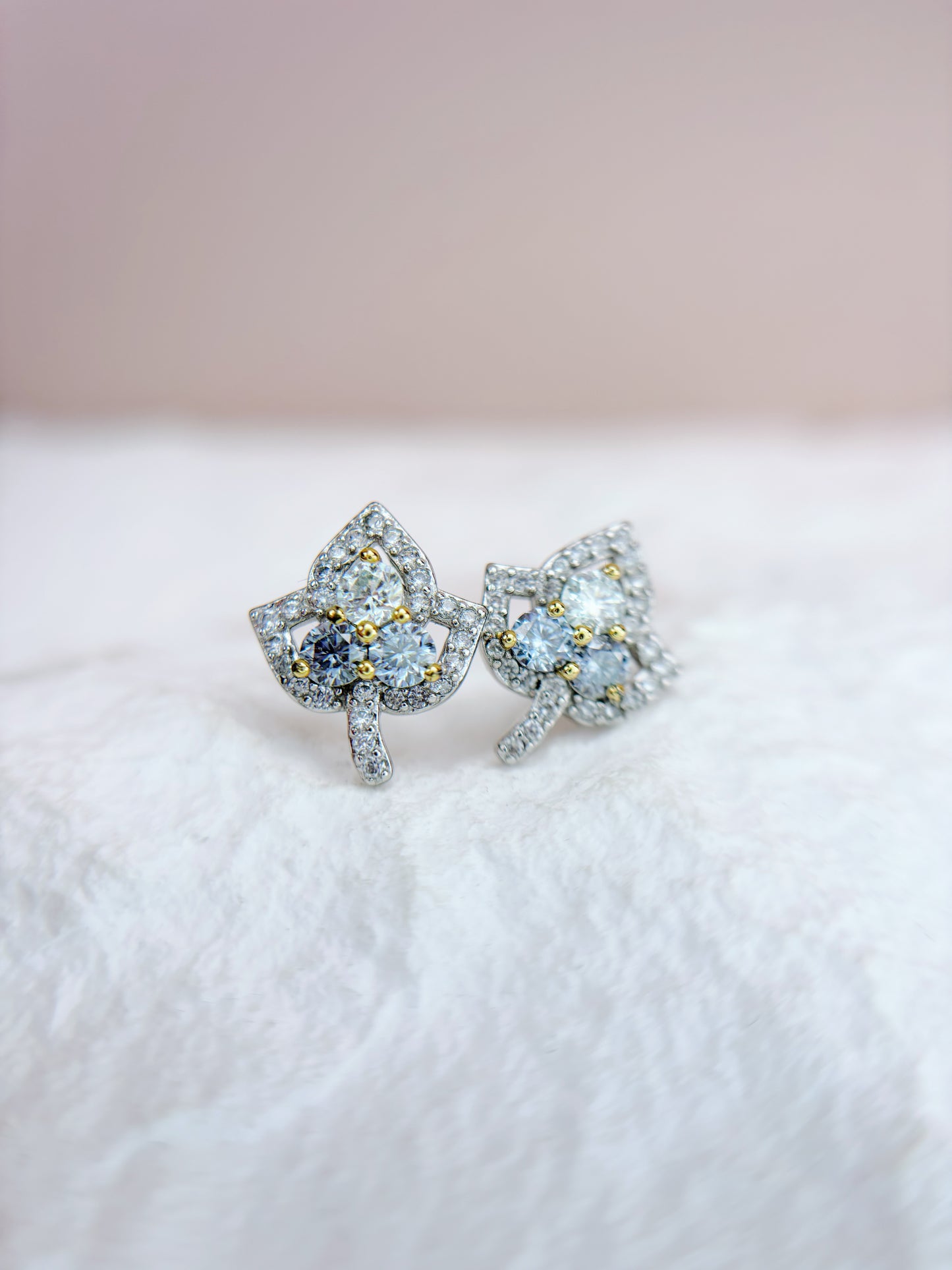 Earrings | 0.3 Carats | Blue