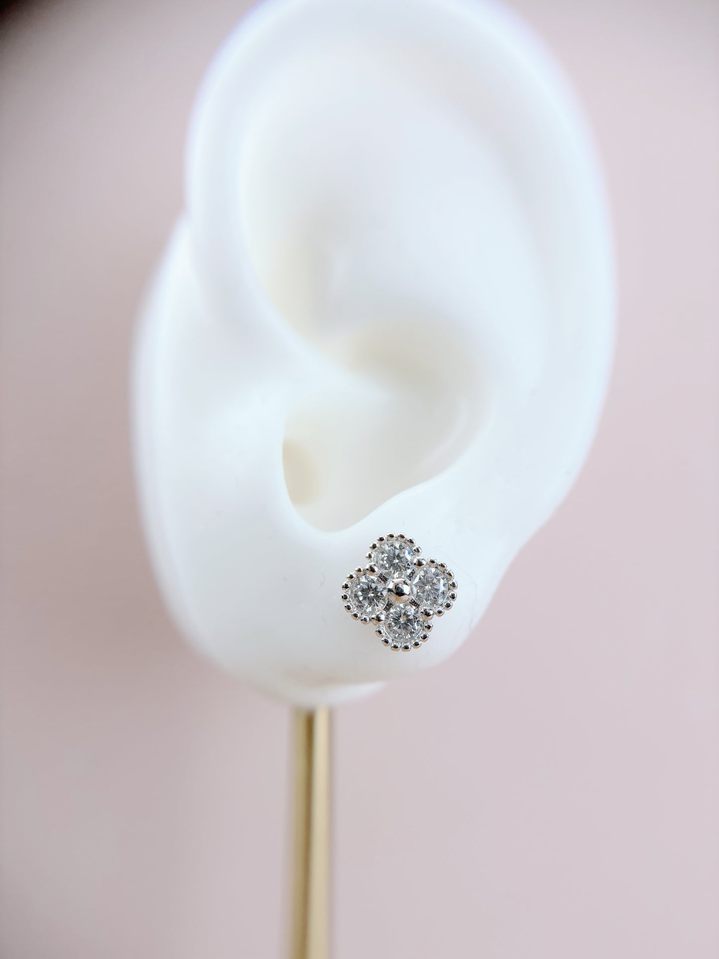 Earrings | White Gold Clover