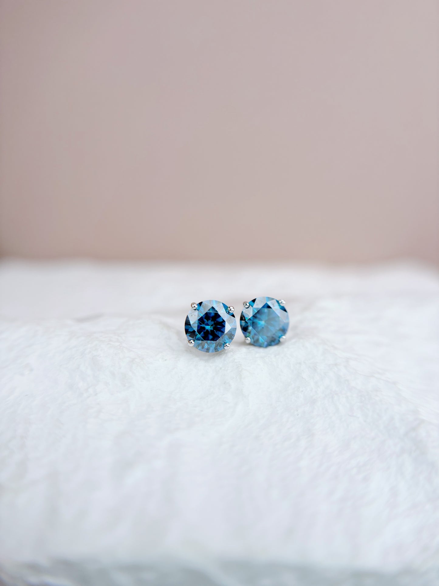 Earrings | 1 Carat | Cerulean Blue Round 18K White Gold