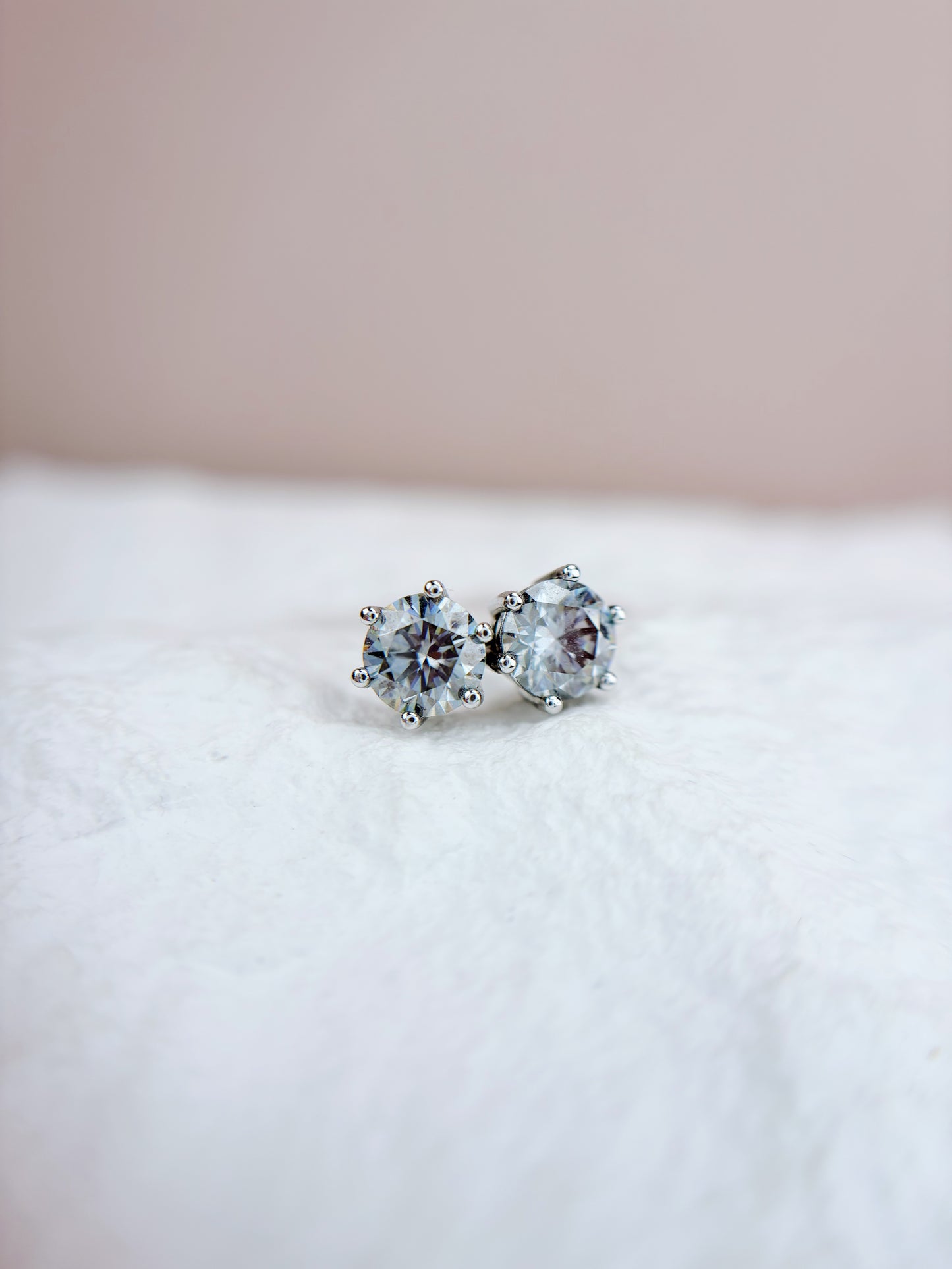 Earrings | 1 Carat | Violet Blue Grey