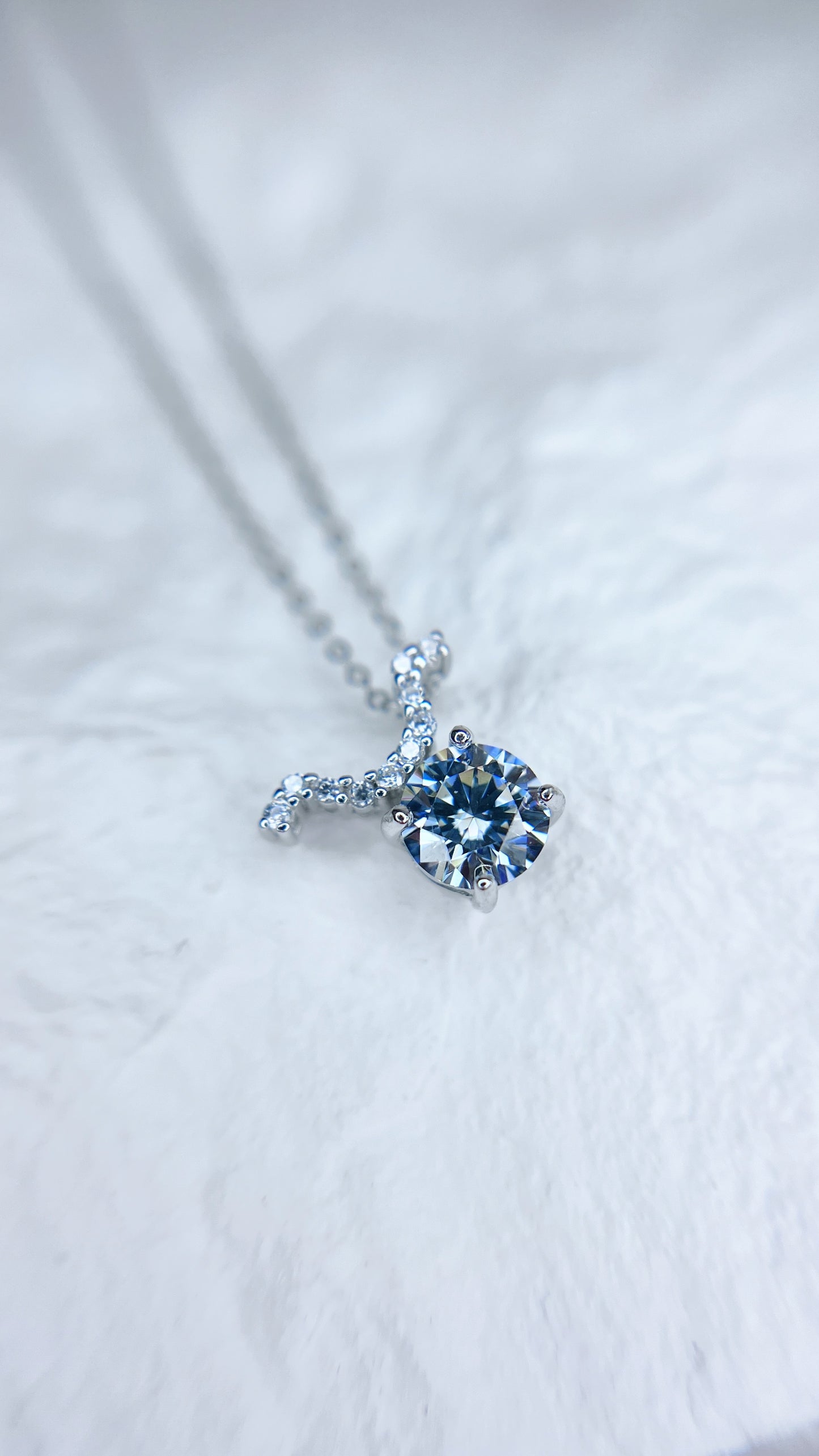 Necklace | 1 Carat | Violet Blue Grey