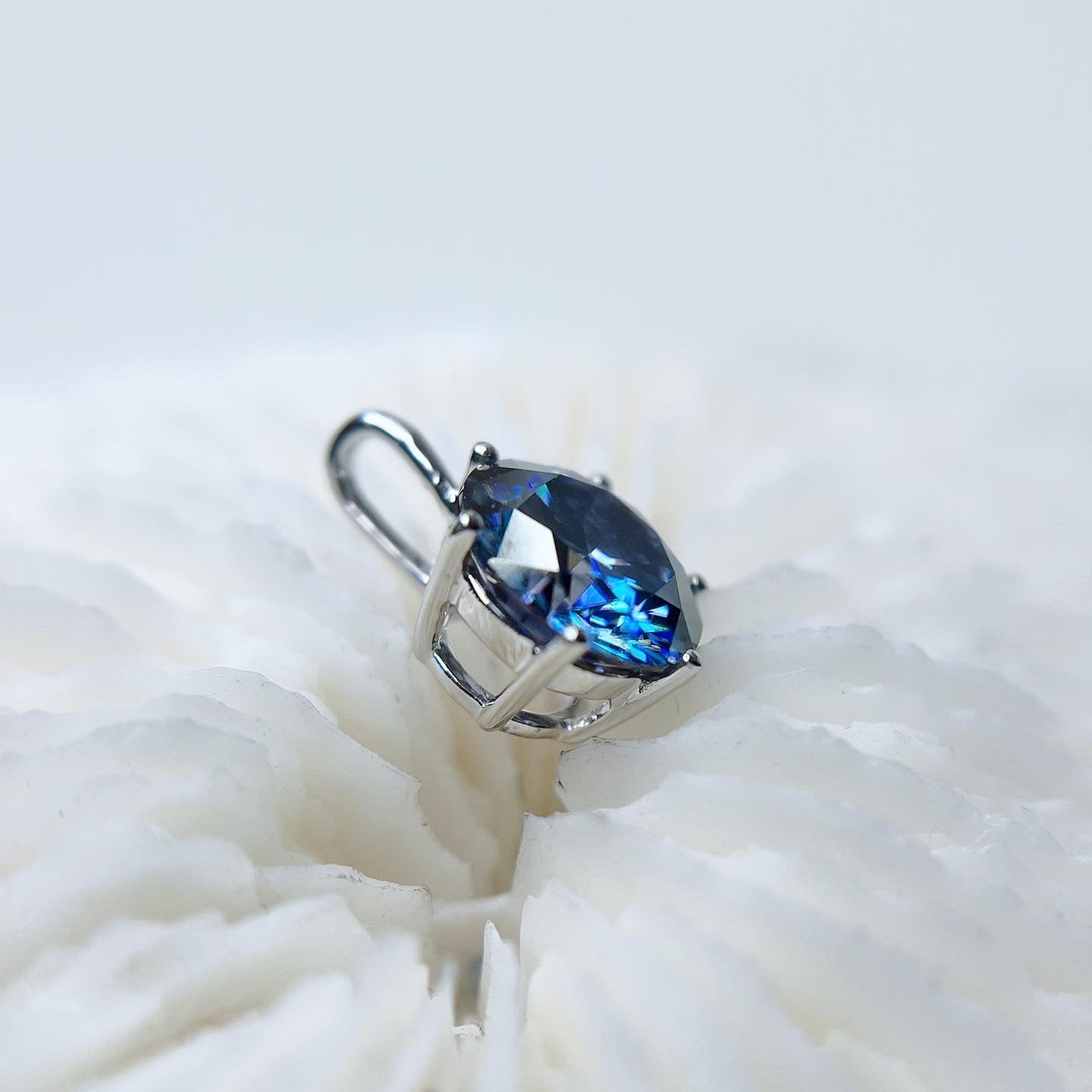 Necklace | 3 Carat | GIA Granite Blue | 9K White Gold